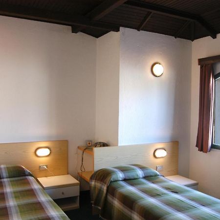 Hotel Eden Бавено Екстериор снимка