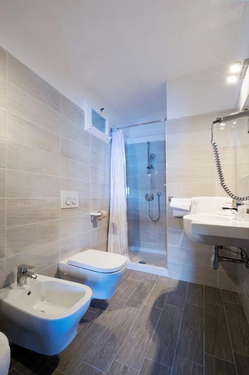 Hotel Eden Бавено Екстериор снимка