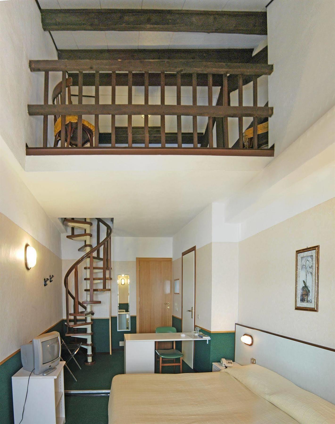 Hotel Eden Бавено Екстериор снимка